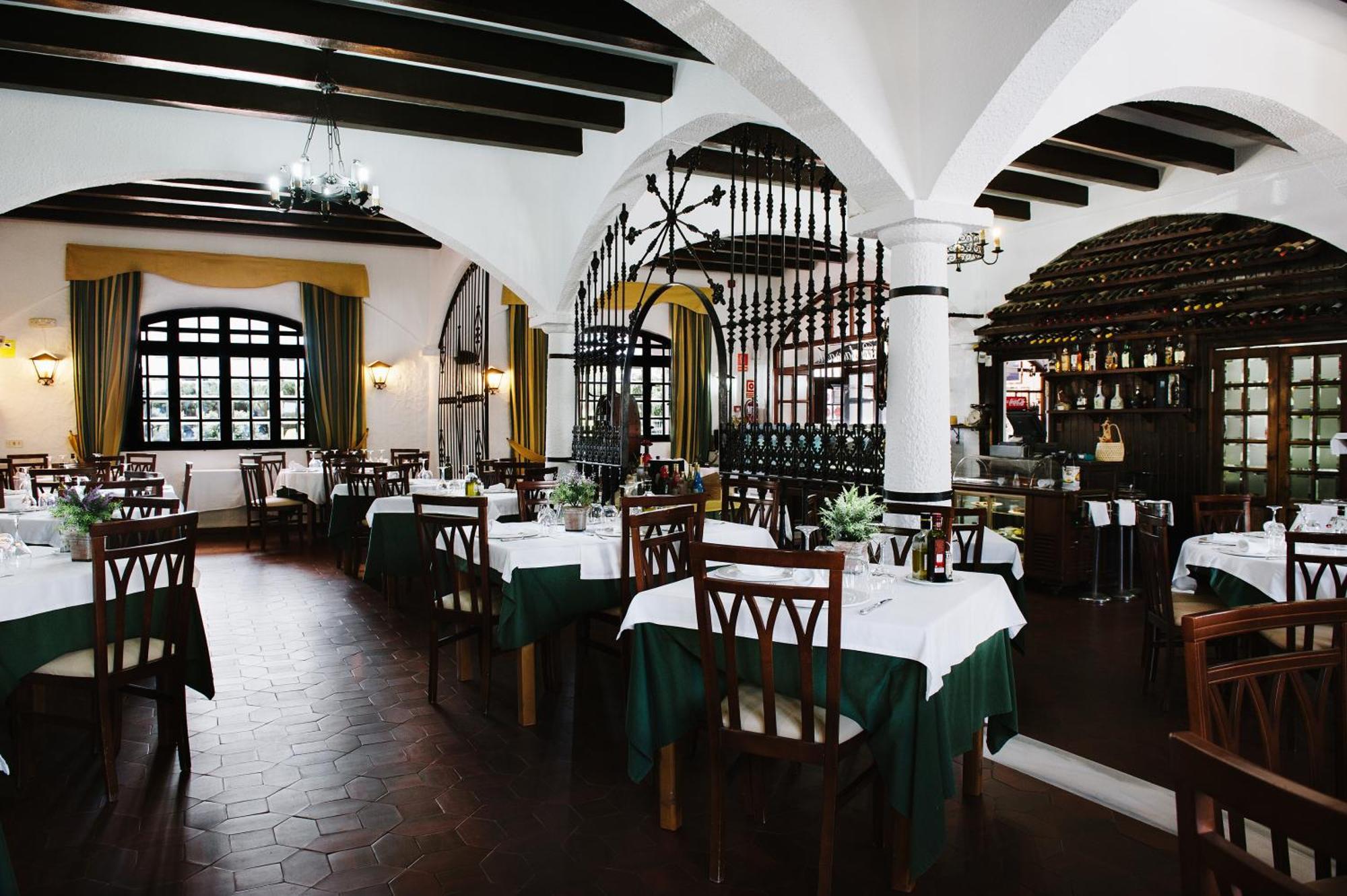 La Codorniz Hotel Tarifa Bagian luar foto