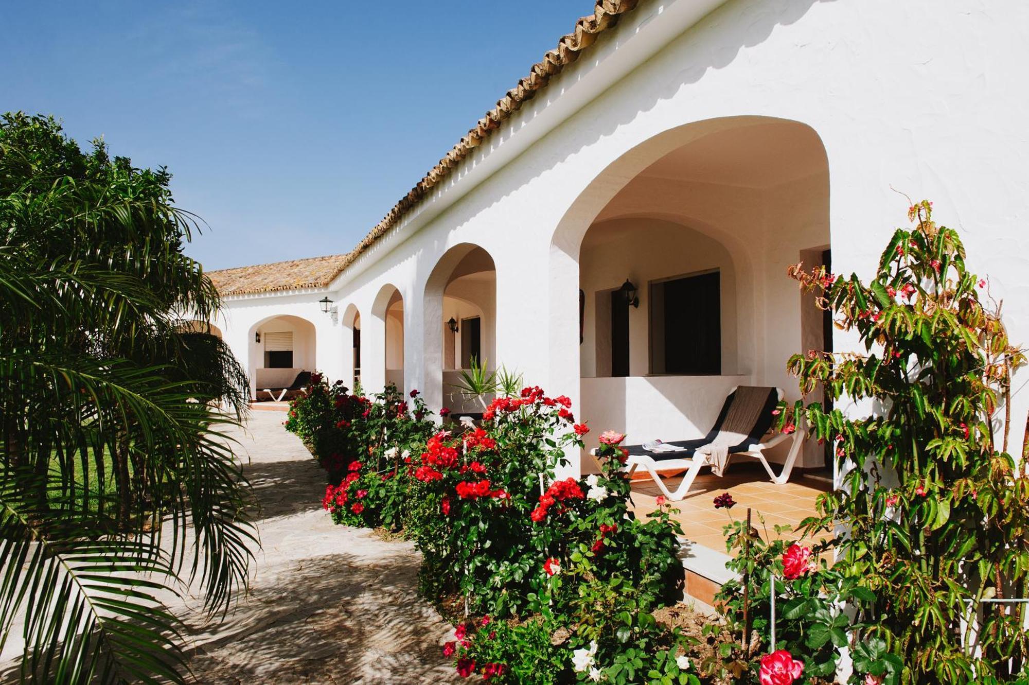 La Codorniz Hotel Tarifa Bagian luar foto