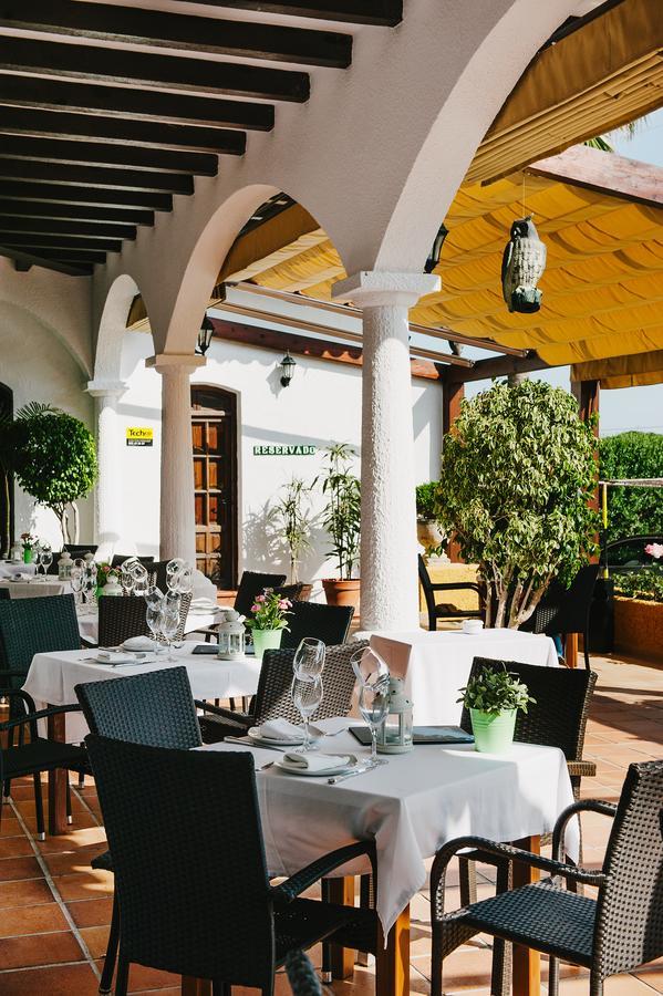 La Codorniz Hotel Tarifa Bagian luar foto